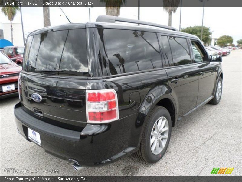 Tuxedo Black / Charcoal Black 2014 Ford Flex SE