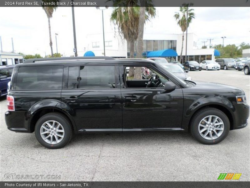 Tuxedo Black / Charcoal Black 2014 Ford Flex SE