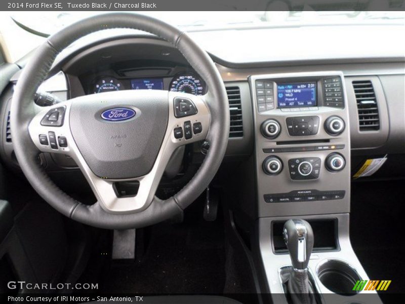 Tuxedo Black / Charcoal Black 2014 Ford Flex SE