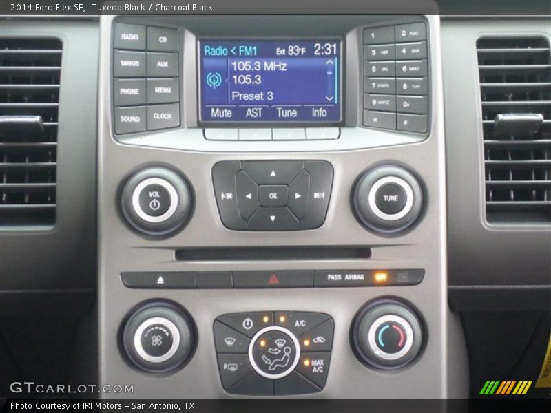 Tuxedo Black / Charcoal Black 2014 Ford Flex SE