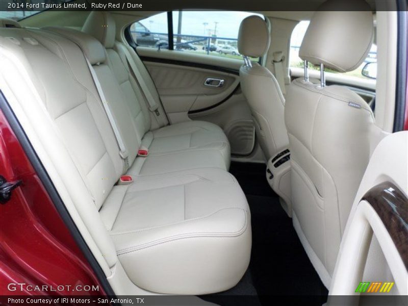 Rear Seat of 2014 Taurus Limited