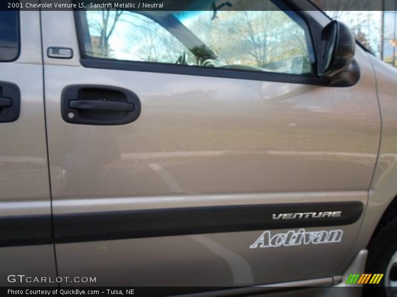 Sandrift Metallic / Neutral 2001 Chevrolet Venture LS