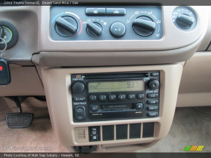 Desert Sand Mica / Oak 2003 Toyota Sienna LE