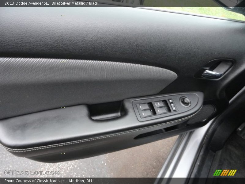 Billet Silver Metallic / Black 2013 Dodge Avenger SE