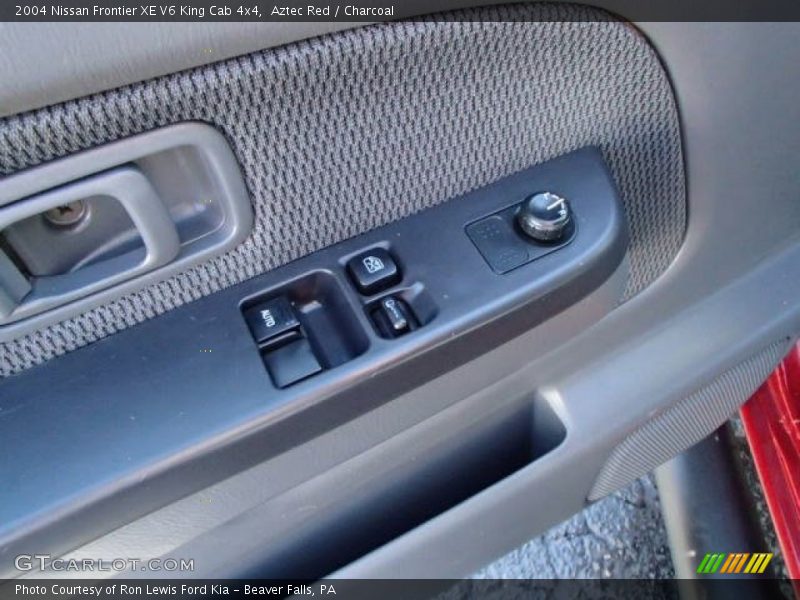 Aztec Red / Charcoal 2004 Nissan Frontier XE V6 King Cab 4x4