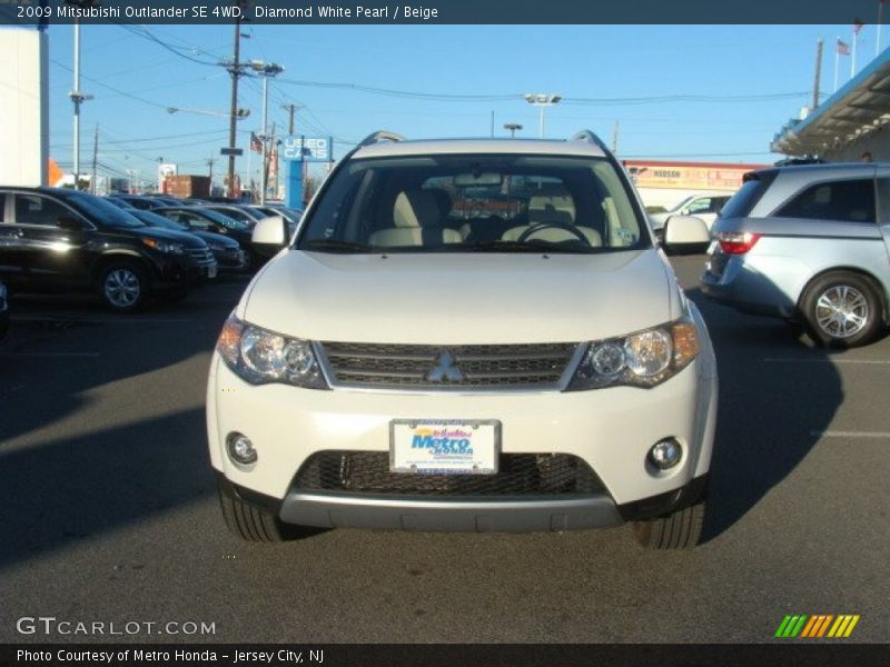 Diamond White Pearl / Beige 2009 Mitsubishi Outlander SE 4WD