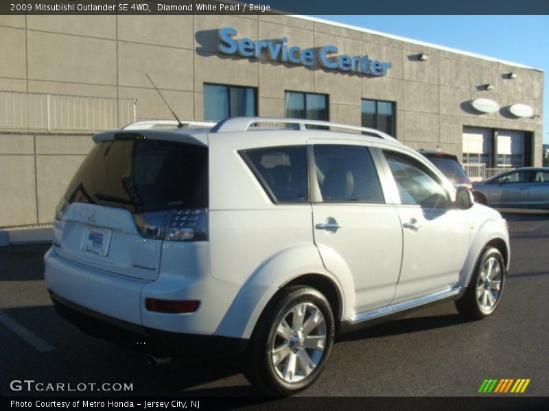 Diamond White Pearl / Beige 2009 Mitsubishi Outlander SE 4WD