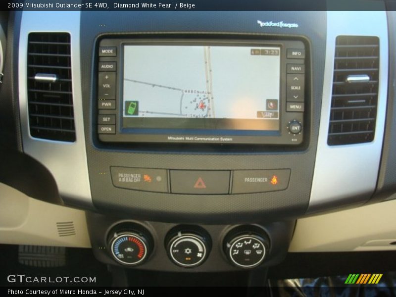 Diamond White Pearl / Beige 2009 Mitsubishi Outlander SE 4WD