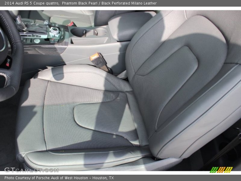 Front Seat of 2014 RS 5 Coupe quattro