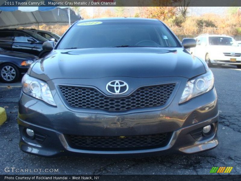 Magnetic Gray Metallic / Dark Charcoal 2011 Toyota Camry SE
