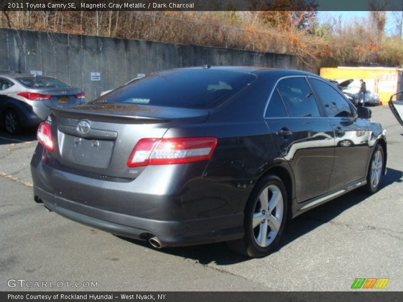 Magnetic Gray Metallic / Dark Charcoal 2011 Toyota Camry SE