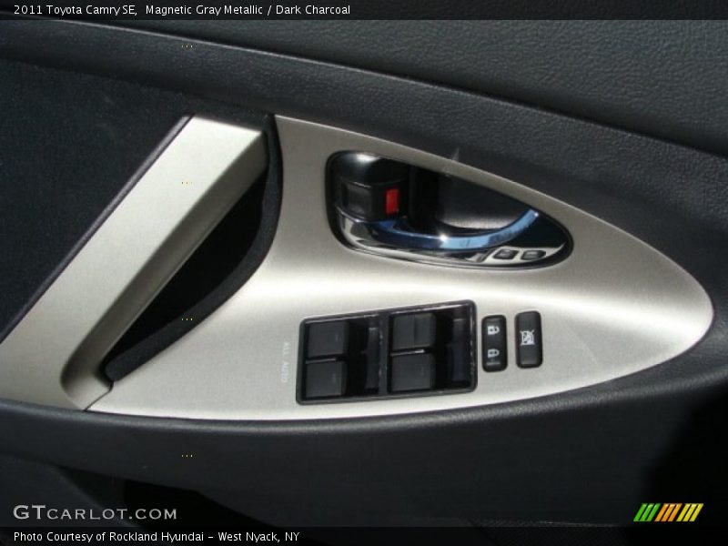 Magnetic Gray Metallic / Dark Charcoal 2011 Toyota Camry SE