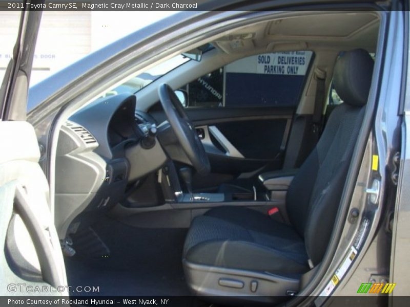 Magnetic Gray Metallic / Dark Charcoal 2011 Toyota Camry SE