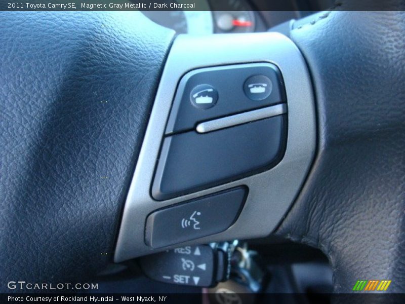 Magnetic Gray Metallic / Dark Charcoal 2011 Toyota Camry SE