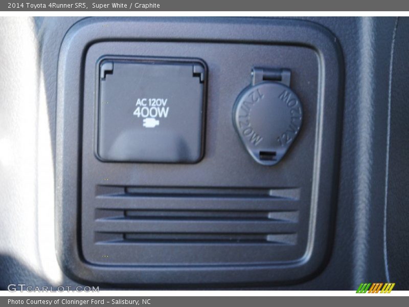 Super White / Graphite 2014 Toyota 4Runner SR5
