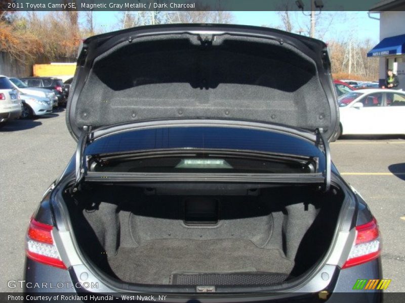 Magnetic Gray Metallic / Dark Charcoal 2011 Toyota Camry SE