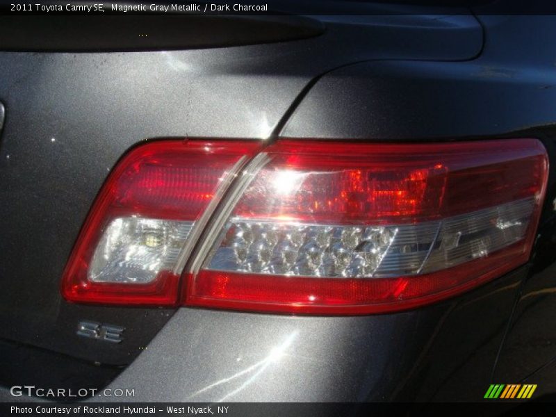 Magnetic Gray Metallic / Dark Charcoal 2011 Toyota Camry SE