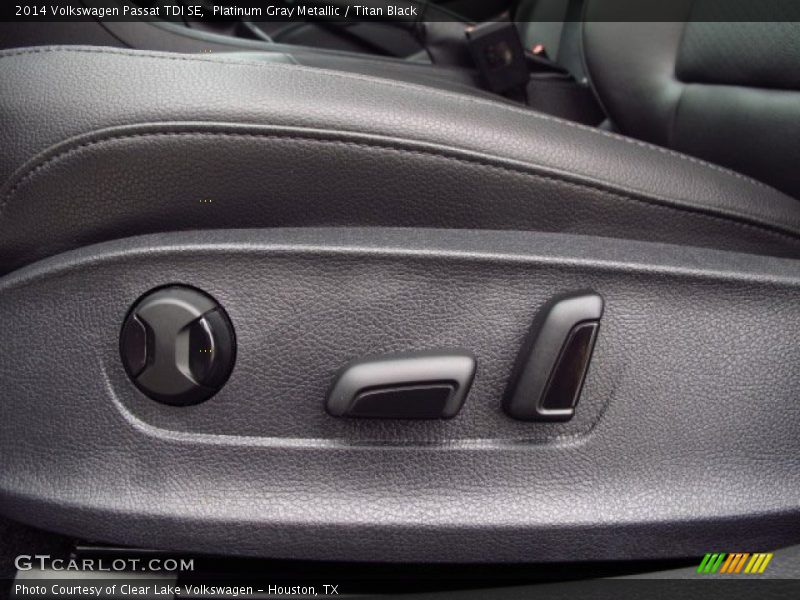 Platinum Gray Metallic / Titan Black 2014 Volkswagen Passat TDI SE