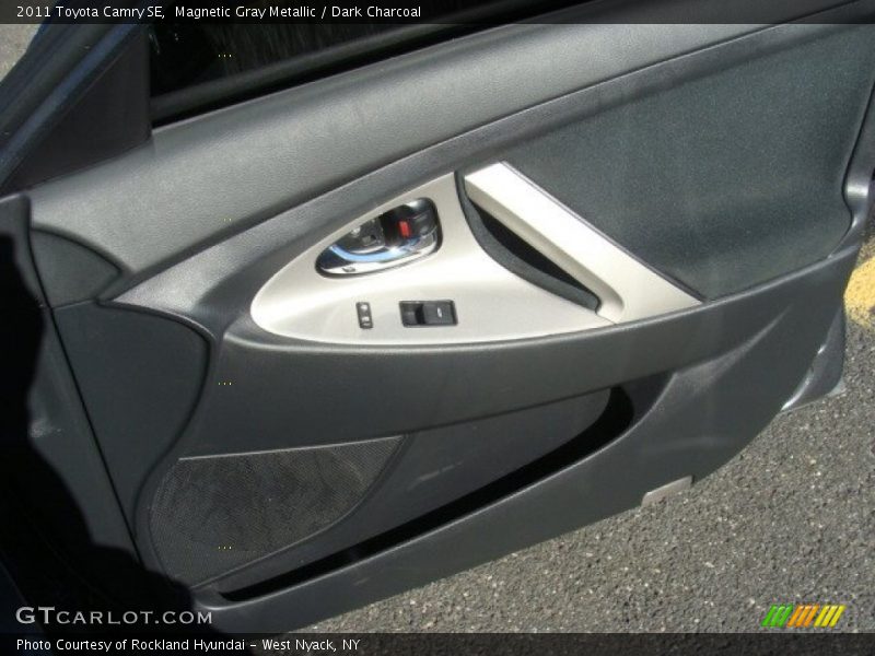 Magnetic Gray Metallic / Dark Charcoal 2011 Toyota Camry SE