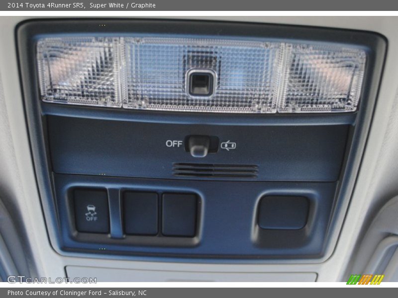 Super White / Graphite 2014 Toyota 4Runner SR5