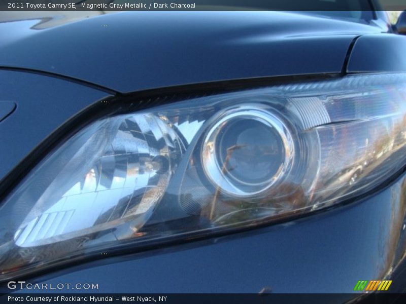 Magnetic Gray Metallic / Dark Charcoal 2011 Toyota Camry SE