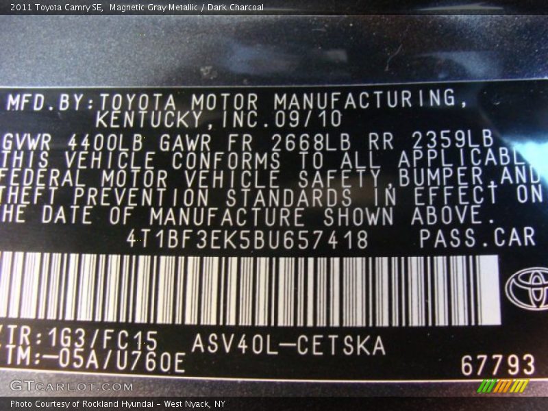 Magnetic Gray Metallic / Dark Charcoal 2011 Toyota Camry SE