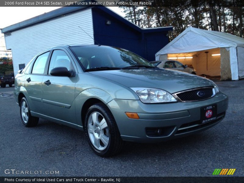 Light Tundra Metallic / Dark Pebble/Light Pebble 2006 Ford Focus ZX4 SES Sedan
