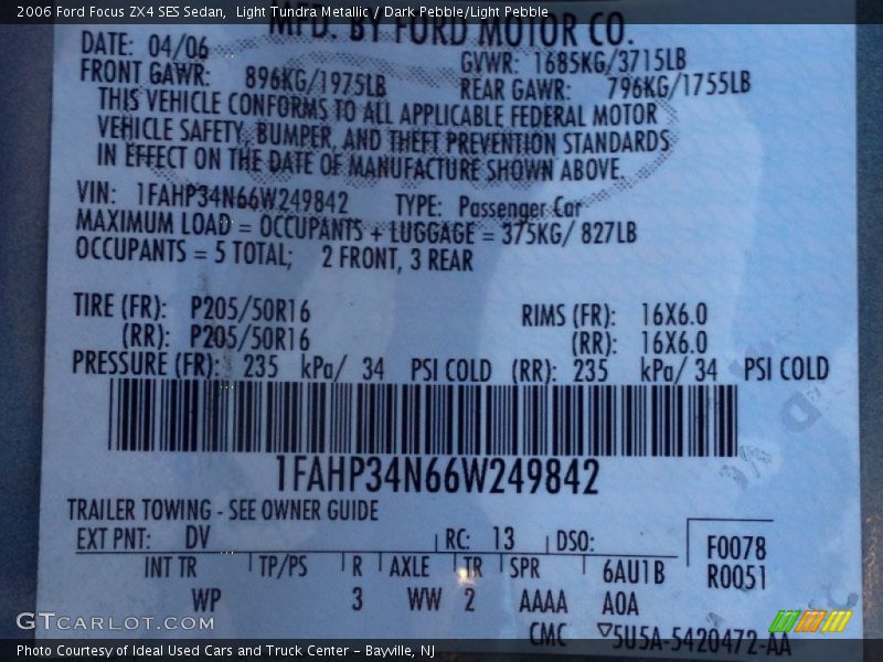 Light Tundra Metallic / Dark Pebble/Light Pebble 2006 Ford Focus ZX4 SES Sedan