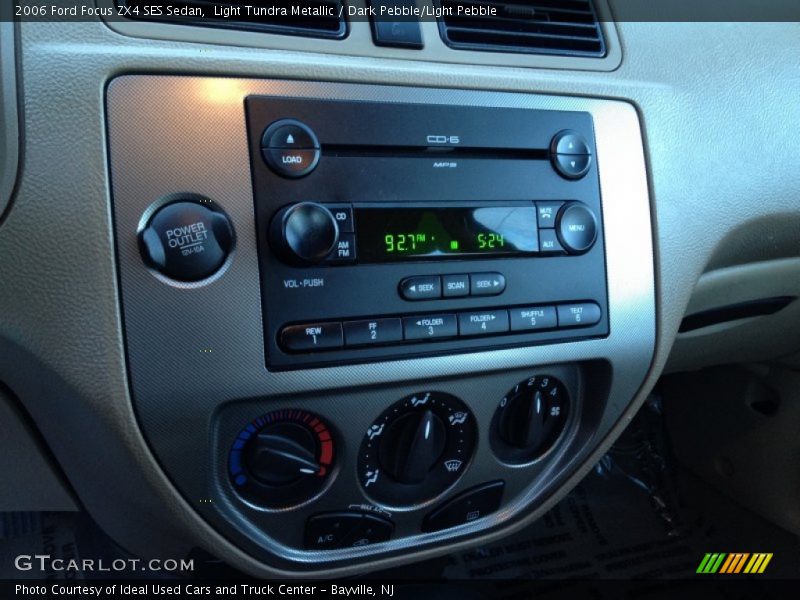 Light Tundra Metallic / Dark Pebble/Light Pebble 2006 Ford Focus ZX4 SES Sedan
