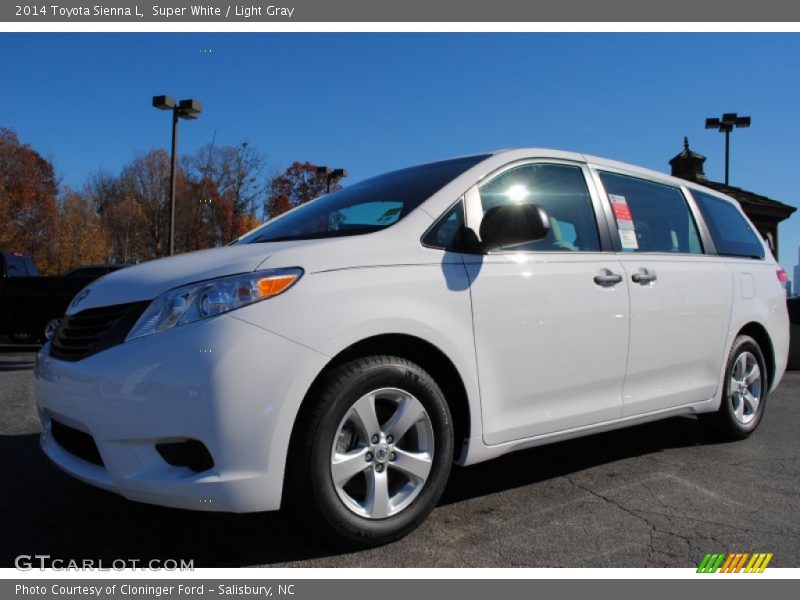 Super White / Light Gray 2014 Toyota Sienna L