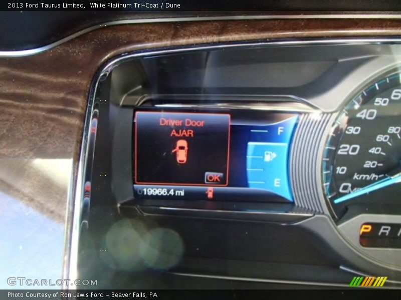 White Platinum Tri-Coat / Dune 2013 Ford Taurus Limited
