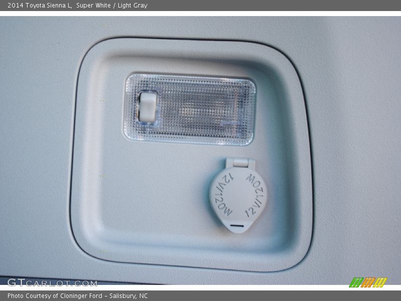 Super White / Light Gray 2014 Toyota Sienna L