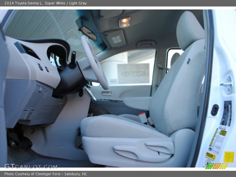 Super White / Light Gray 2014 Toyota Sienna L