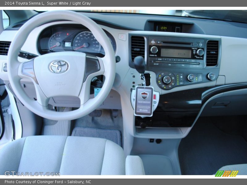 Super White / Light Gray 2014 Toyota Sienna L