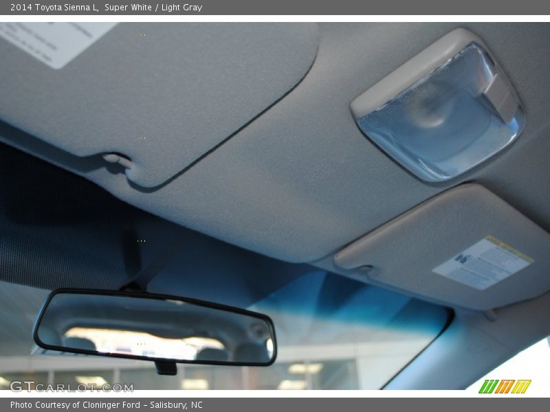 Super White / Light Gray 2014 Toyota Sienna L