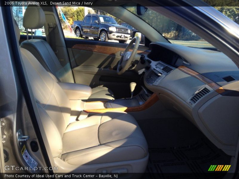 Desert Sand Mica / Ivory 2006 Toyota Avalon XLS