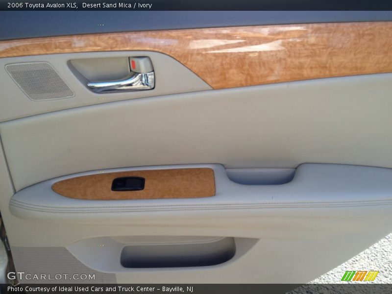 Desert Sand Mica / Ivory 2006 Toyota Avalon XLS
