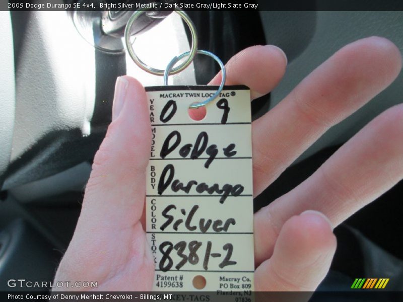 Bright Silver Metallic / Dark Slate Gray/Light Slate Gray 2009 Dodge Durango SE 4x4
