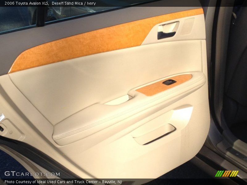 Desert Sand Mica / Ivory 2006 Toyota Avalon XLS