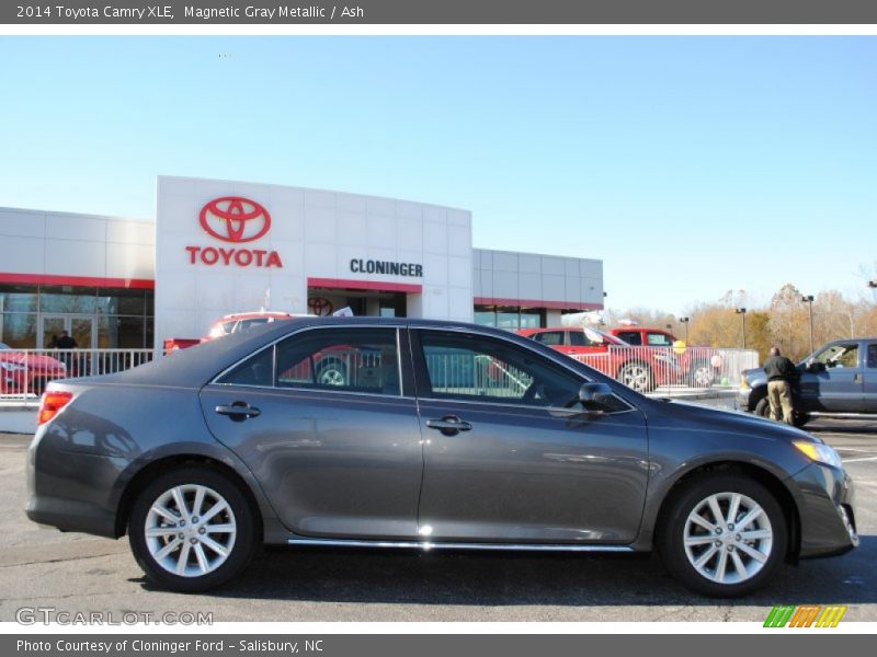 Magnetic Gray Metallic / Ash 2014 Toyota Camry XLE