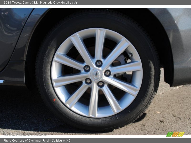 Magnetic Gray Metallic / Ash 2014 Toyota Camry XLE