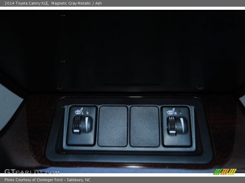 Magnetic Gray Metallic / Ash 2014 Toyota Camry XLE