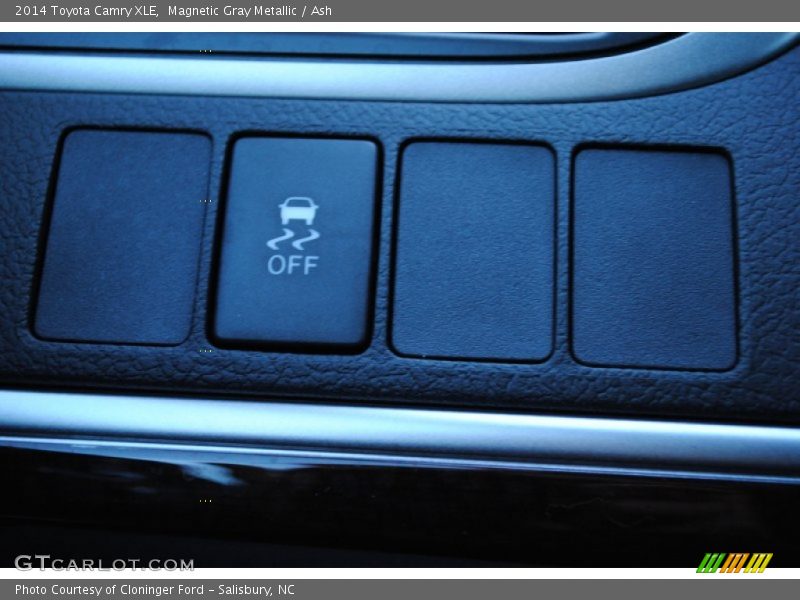 Magnetic Gray Metallic / Ash 2014 Toyota Camry XLE