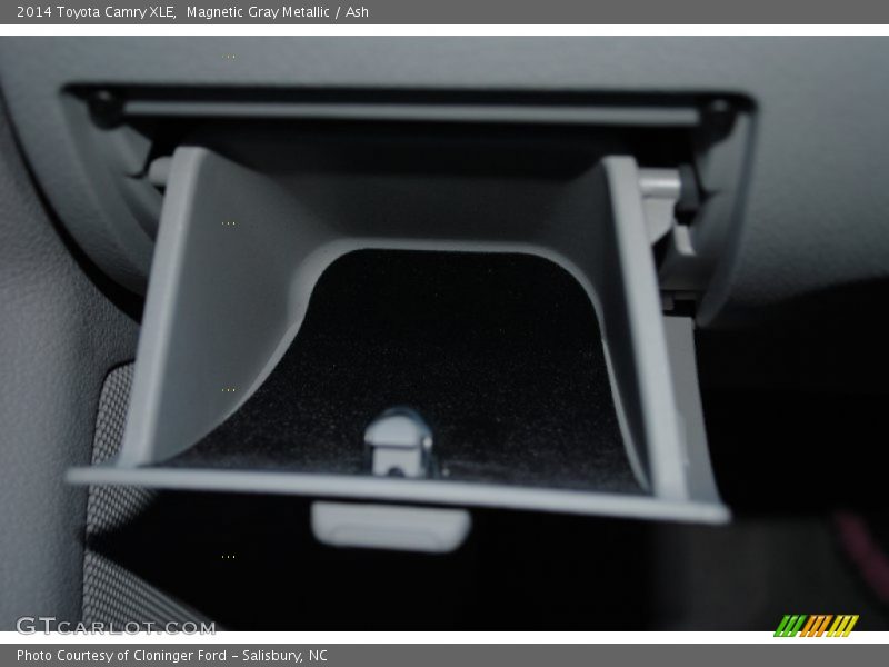 Magnetic Gray Metallic / Ash 2014 Toyota Camry XLE