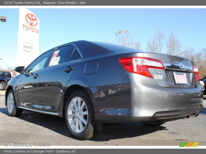 Magnetic Gray Metallic / Ash 2014 Toyota Camry XLE