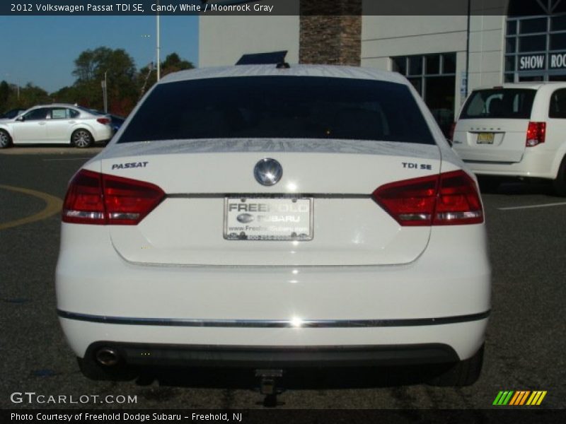 Candy White / Moonrock Gray 2012 Volkswagen Passat TDI SE