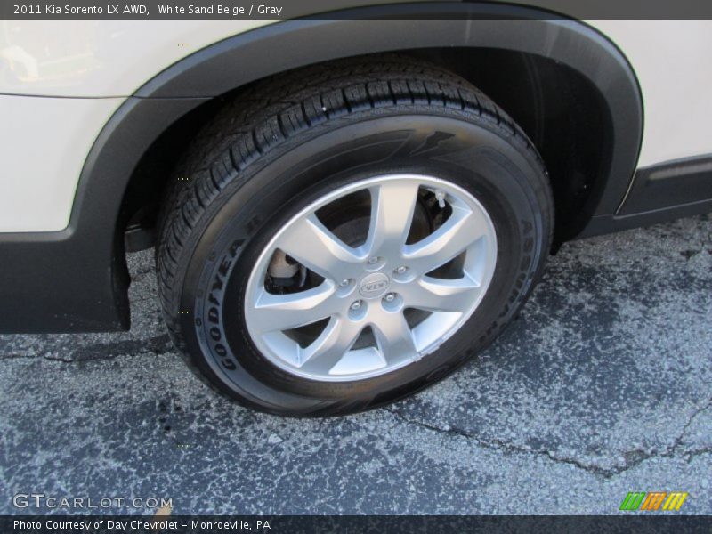 White Sand Beige / Gray 2011 Kia Sorento LX AWD