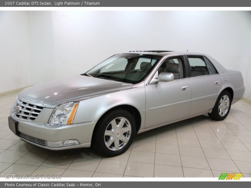 Light Platinum / Titanium 2007 Cadillac DTS Sedan