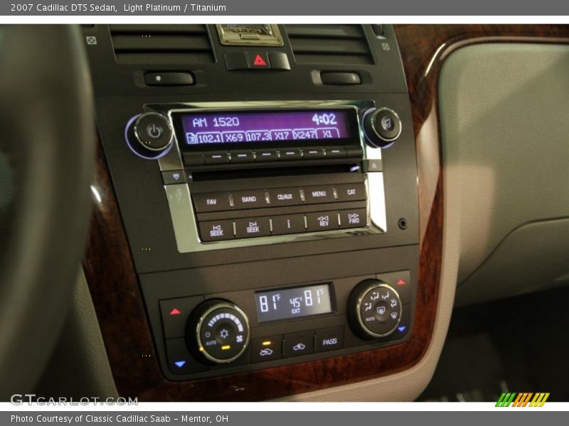Light Platinum / Titanium 2007 Cadillac DTS Sedan