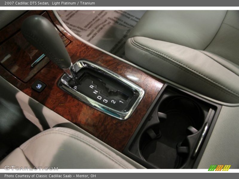 Light Platinum / Titanium 2007 Cadillac DTS Sedan